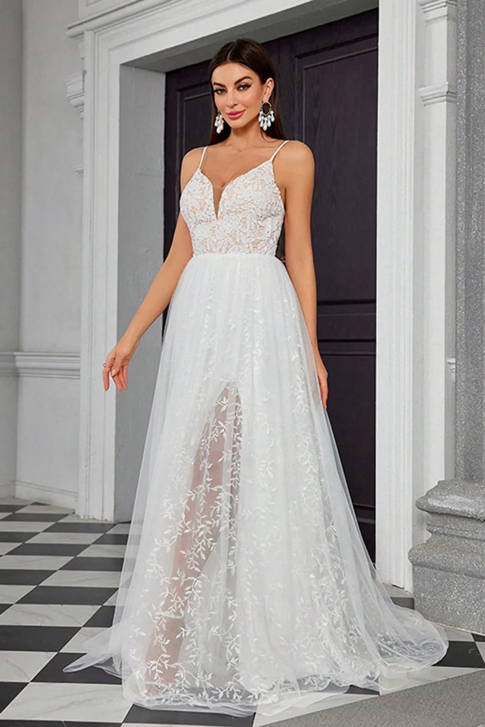 White A Line V Neck Tulle Spaghetti Straps Wedding Dress with Appliques Lace